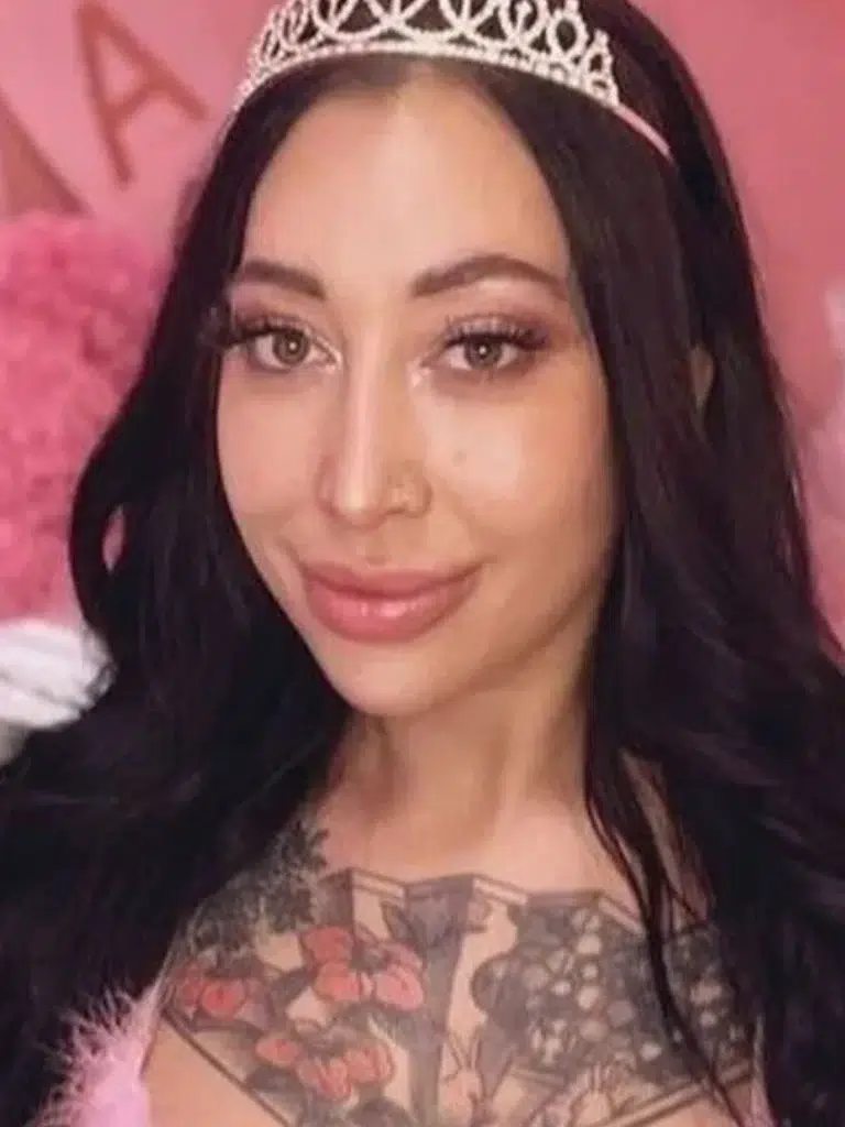 Wednesday Nyte Biography: Wiki, Age, Career, Height, Weight, Boyfriend, Net Worth & More
